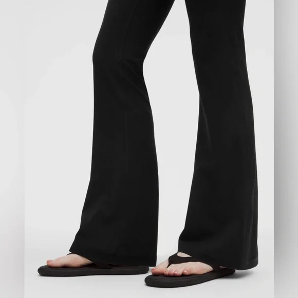 Lululemon Groove High-Rise Flared Pant in Black Size 6 - Picture 8 of 10